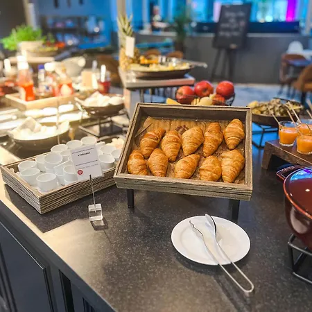 Апартаменты Hotel-like Comfort & Ocean Views Over Harbour