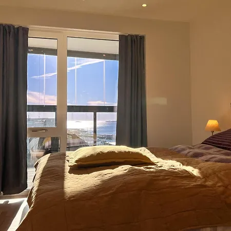Hotel-like Comfort & Ocean Views Over Harbour Будё