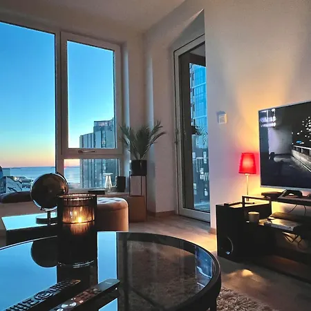 Hotel-like Comfort & Ocean Views Over Harbour Будё