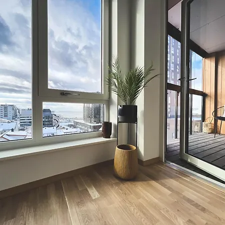 Hotel-like Comfort & Ocean Views Over Harbour Апартаменты Будё