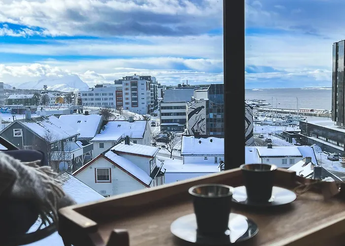 Hotel-like Comfort & Ocean Views Over Harbour Апартаменты *
