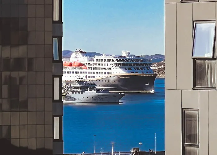 Апартаменты Hotel-like Comfort & Ocean Views Over Harbour Будё