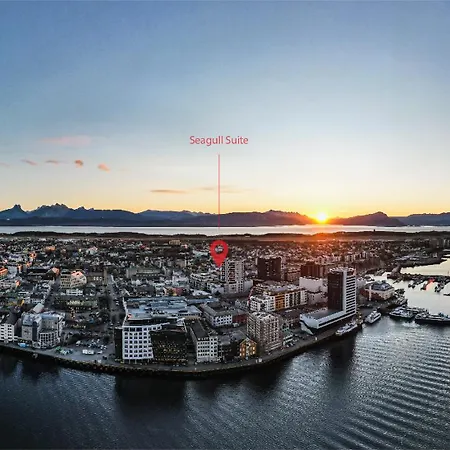 Hotel-like Comfort & Ocean Views Over Harbour شقة *